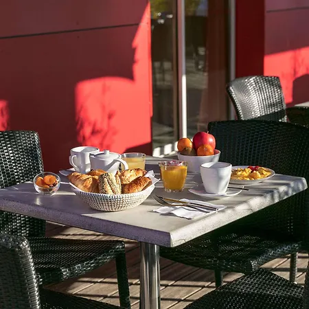 Estaing Hotel 3*
